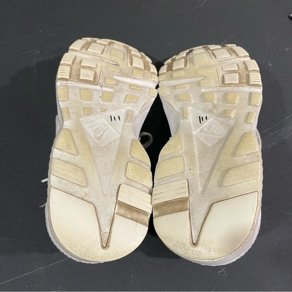 Nike Huarache Sneakers Kids - White - 65425-110 - SIZE 5.5Y - Picture 2 of 6